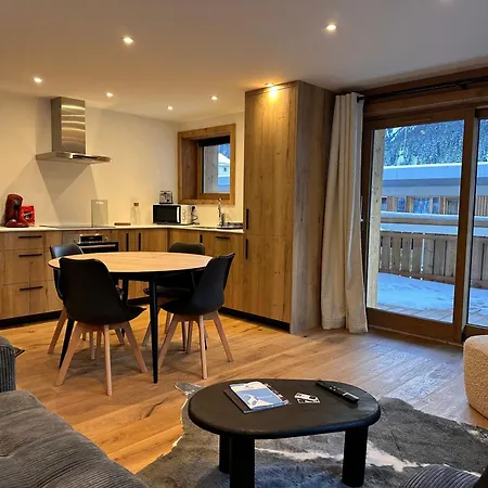Cozy 3 Pieces Avec Terrasse Et Parking Au Centre, Pres Des Pistes - Fr-1-464-235